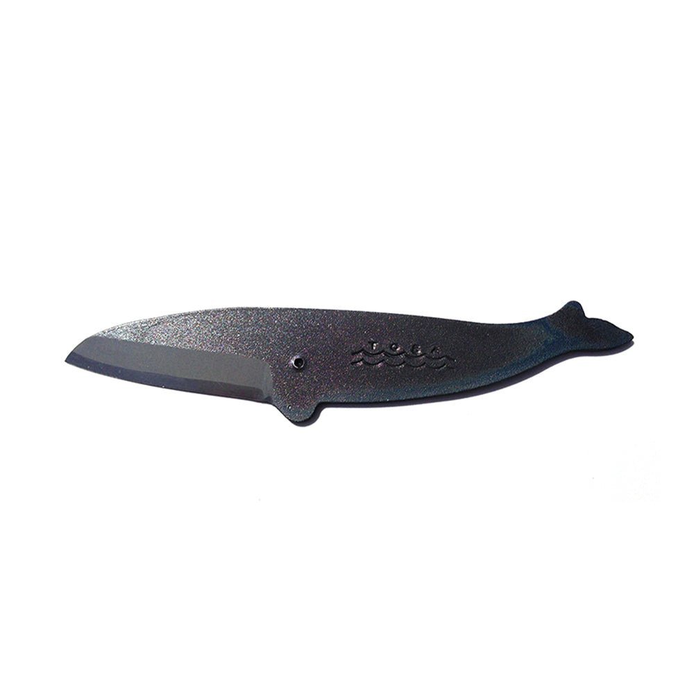 Bryde’s Whale Kujira knife handmade in Japan, featuring a long flat-edged carbon steel blade and whale-shaped handle with engraved wave detail
