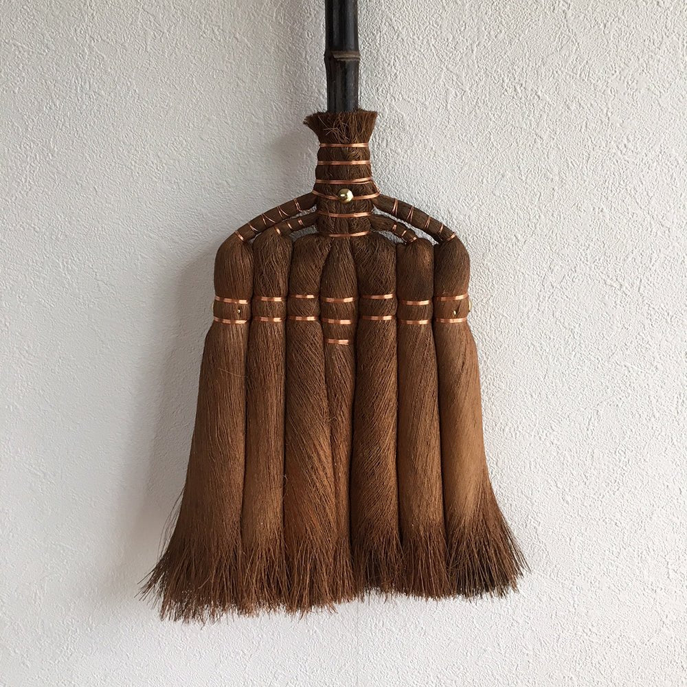 棕櫚箒の手入れ — How to Care for Your Shuro Broom - The Wabi Sabi Shop