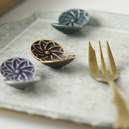 Botanical Motif Chopstick Rest — Olive