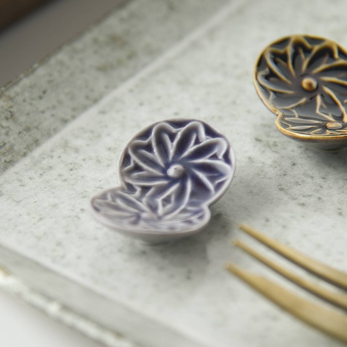 Botanical Motif Chopstick Rest — Purple