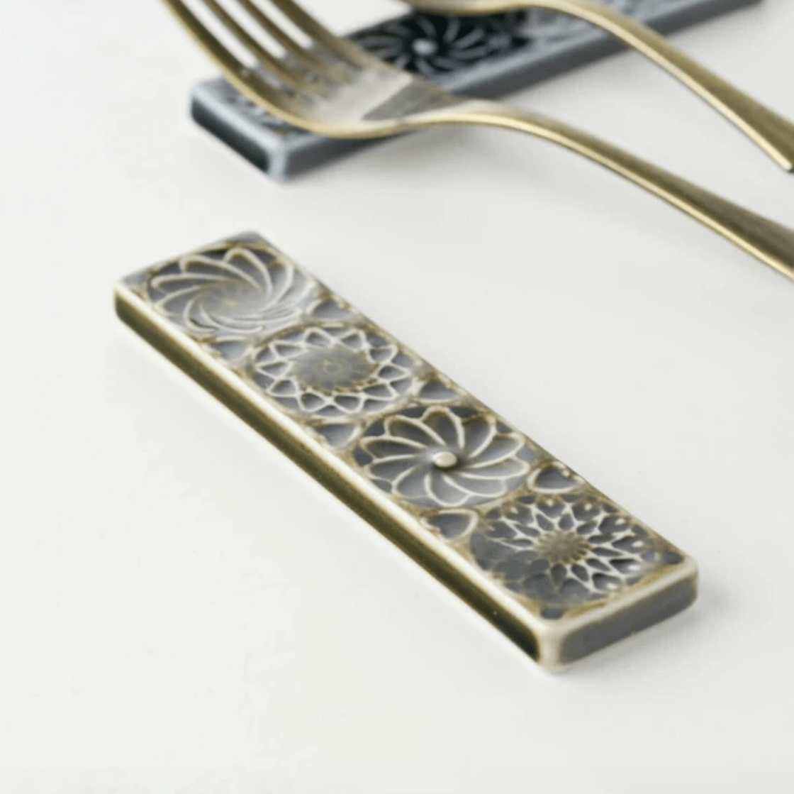 Botanical Motif Cutlery Rest — Olive