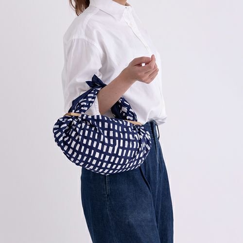 Furoshiki 70 – Mina Perhonen, Sora Check Navy Blue (Organic Cotton)