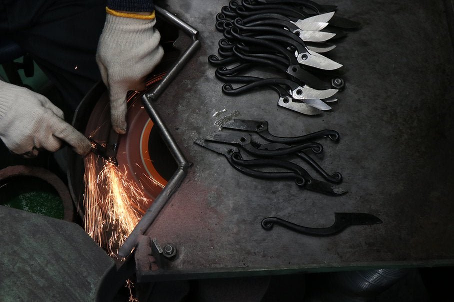 Hidehisa Carbon Steel Ikebana Shears — T - 9