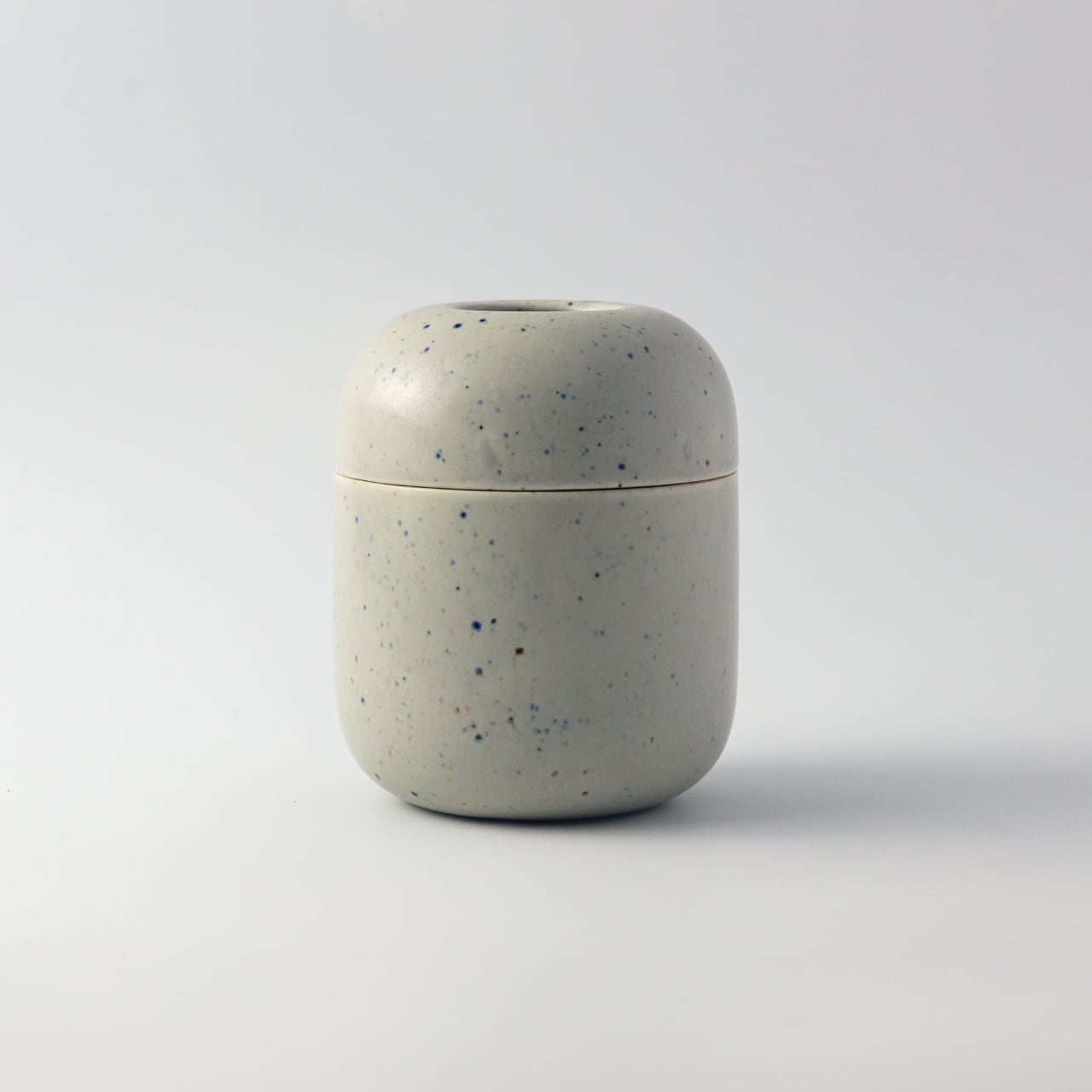 KONARE Multi - Use Flower Vase with Lid, Pebble