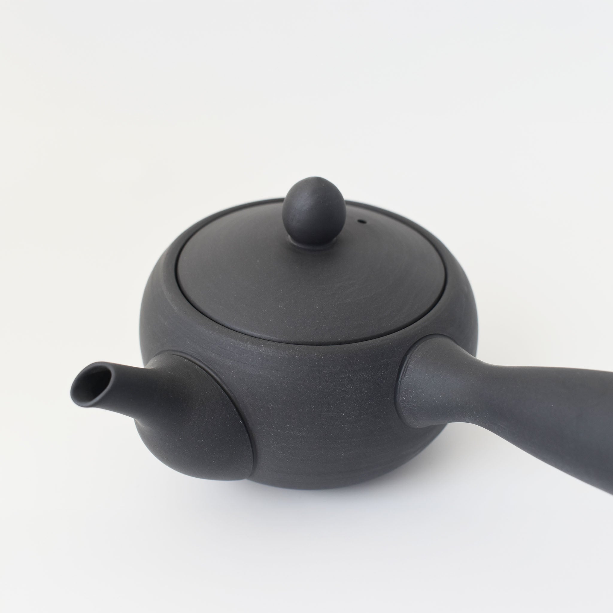 Nankei Apricot Kyusu Teapot — Black Clay 320ml