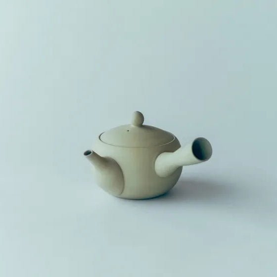 Nankei Apricot Kyusu Teapot — White Clay 320ml