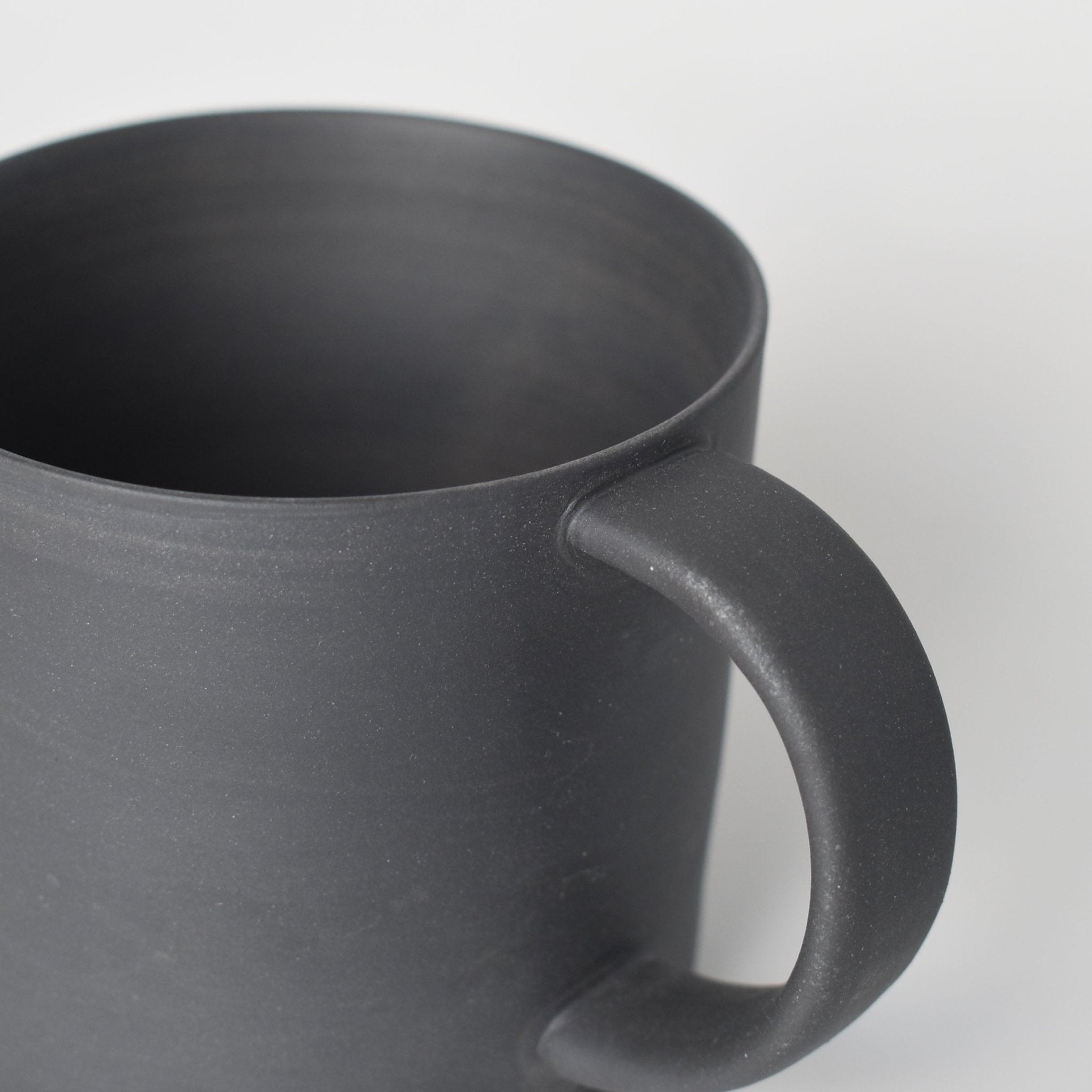Nankei Cylindrical Ceramic Mug