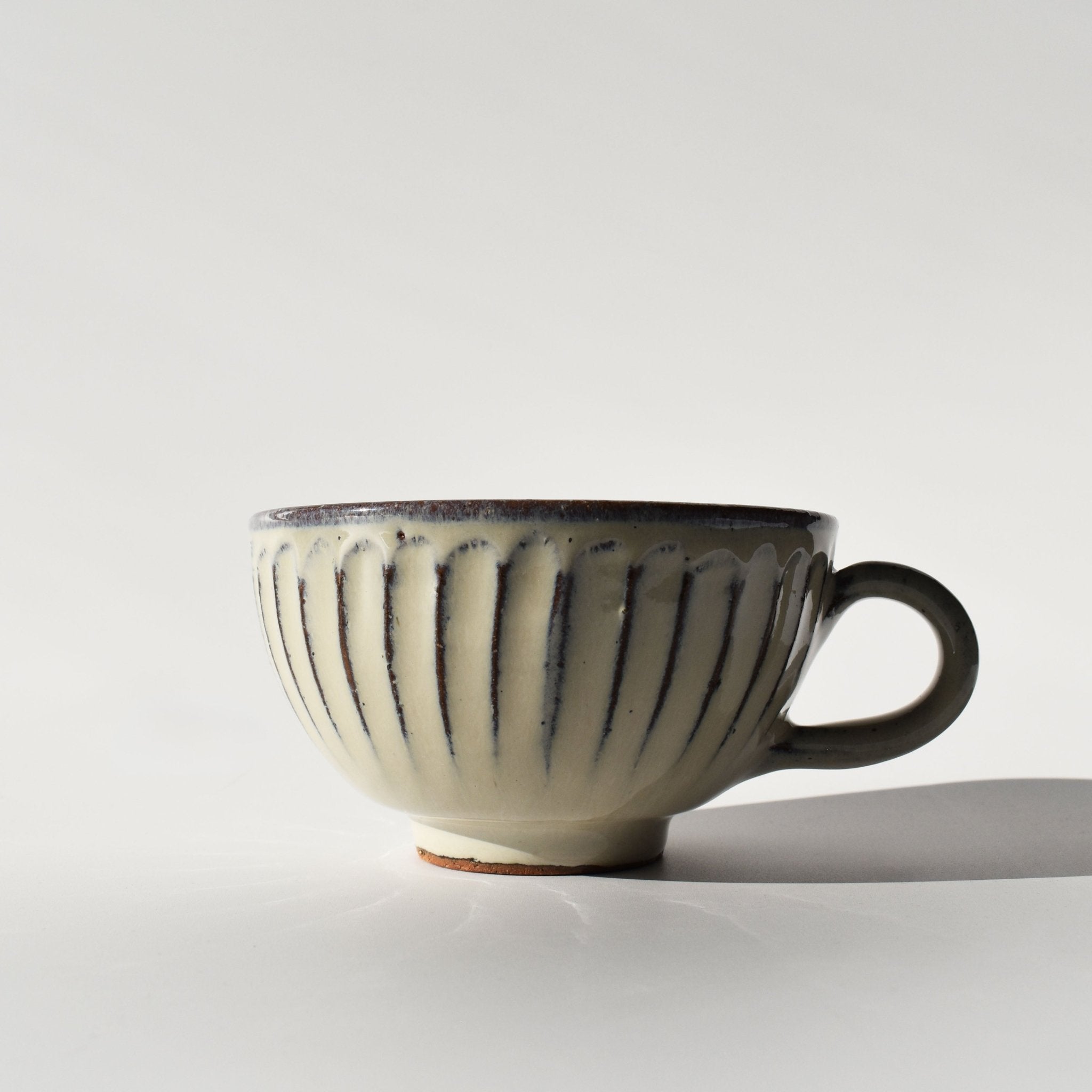 Shigaraki Shiro - yu White Glaze Carved Latte Soup Mug