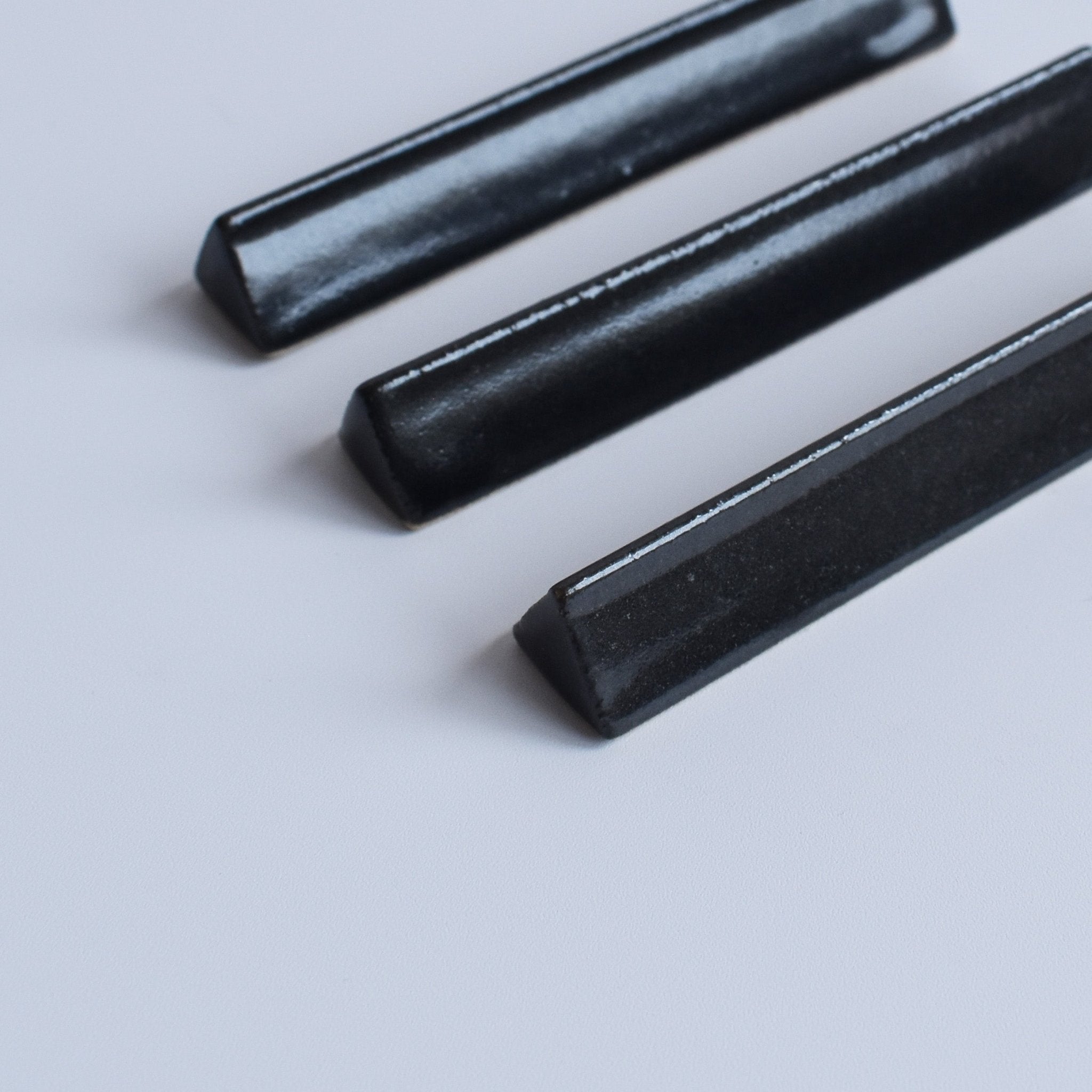 Triangular Ceramic Cutlery Rest – Black