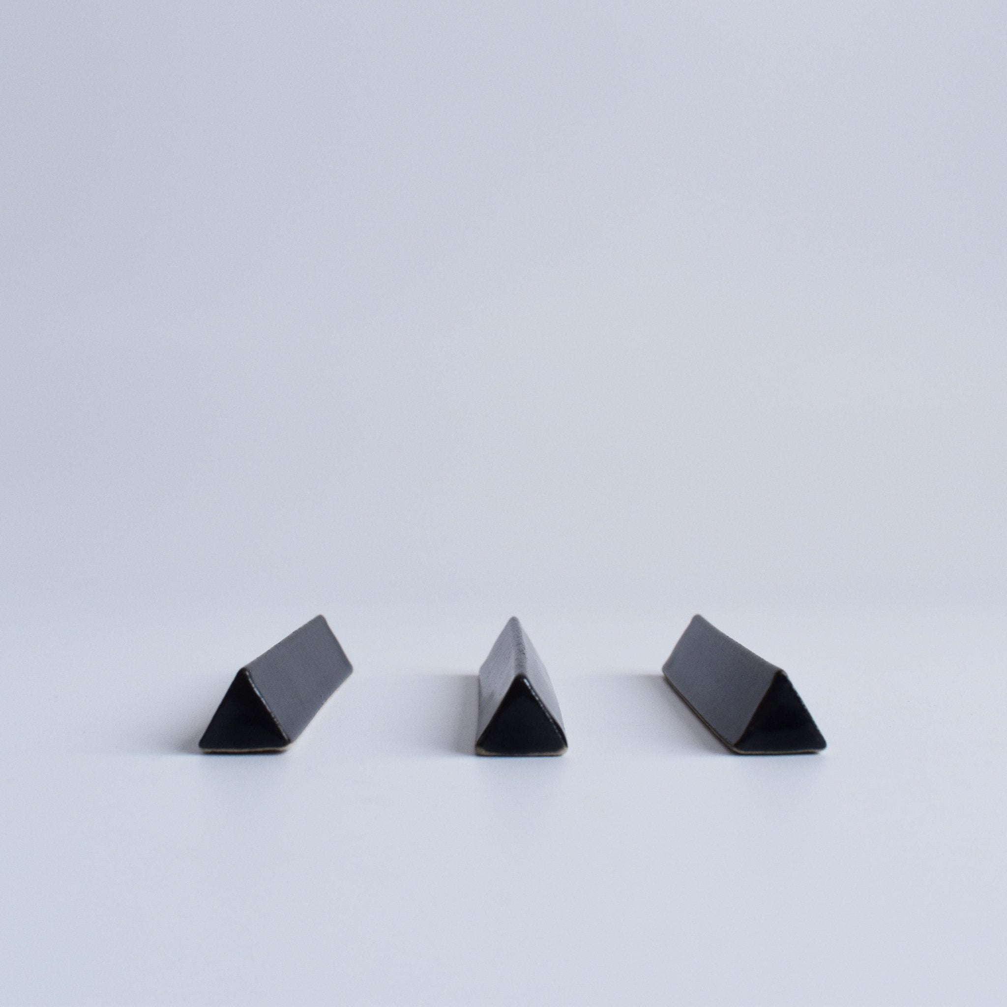 Triangular Ceramic Cutlery Rest – Black