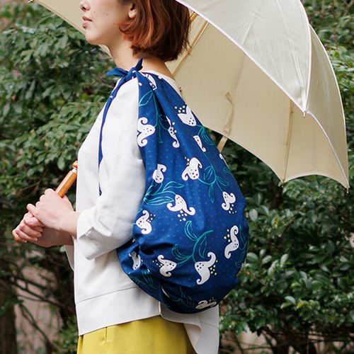 Water-Repellent Organic Cotton Furoshiki 100 – Navy Blue Lily