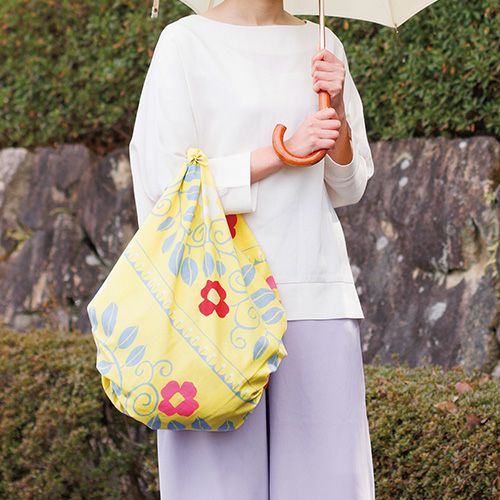 Water-Repellent Organic Cotton Furoshiki 100 – Yellow Flower Arabesque